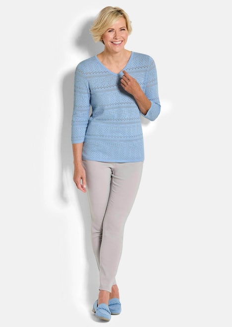 Sommerpullover mit V-Ausschnitt