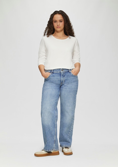 Jeans / Straight Fit / Mid Rise / Straight Leg