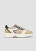 Sneaker mit Schnürung