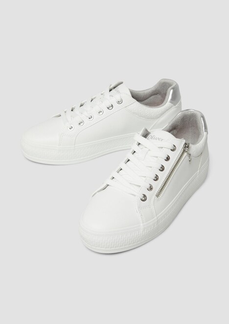 Sneaker mit Reißverschluss und Gummisohle