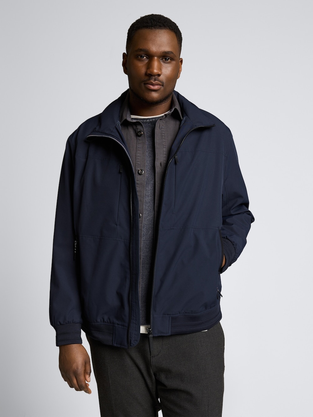 Blouson Jacke mit verstaubarer Kapuze