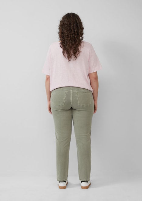 Jeans / Mid Rise / Slim Fit