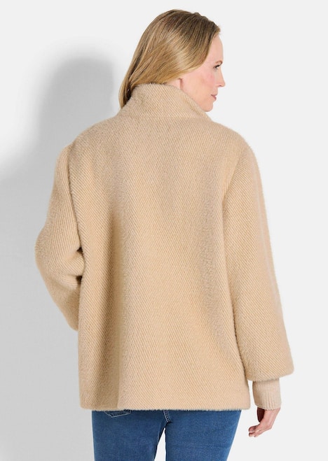 Flauschiger Kurzmantel mit Stehkragen