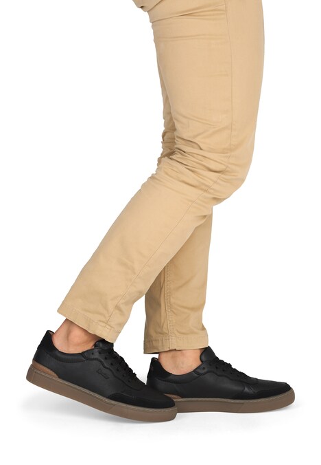 Sneaker Low U0710