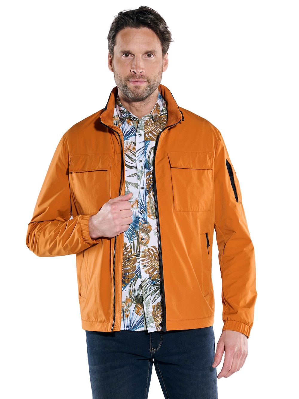 Jacke mit eingelassener Kapuze