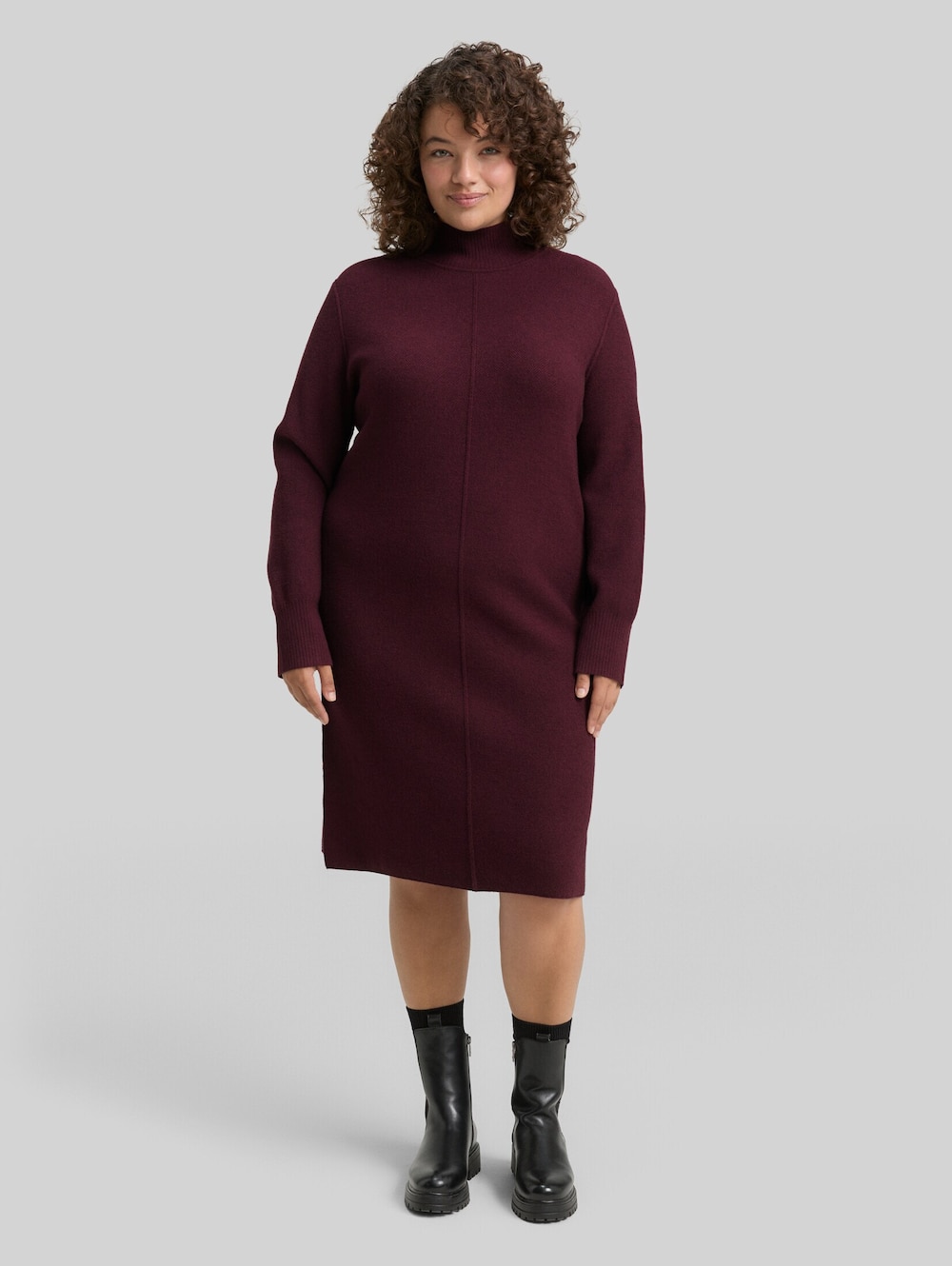Strickkleid mit Stehkragen