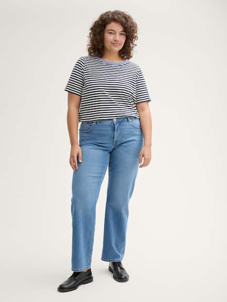 STRAIGHT Jeans