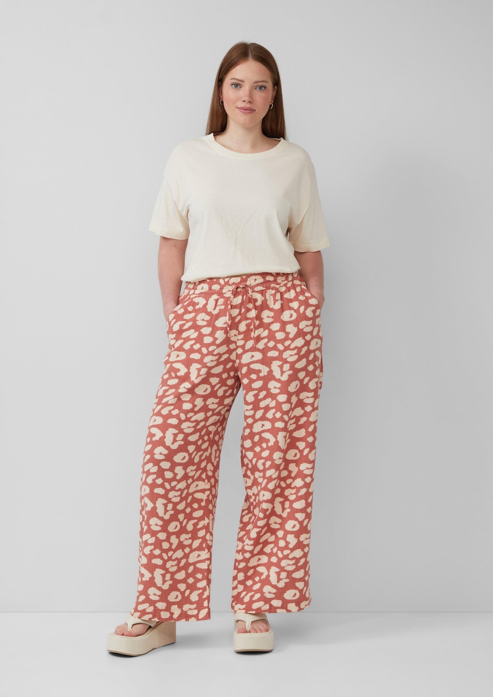 Gemusterte Hose aus Musselin