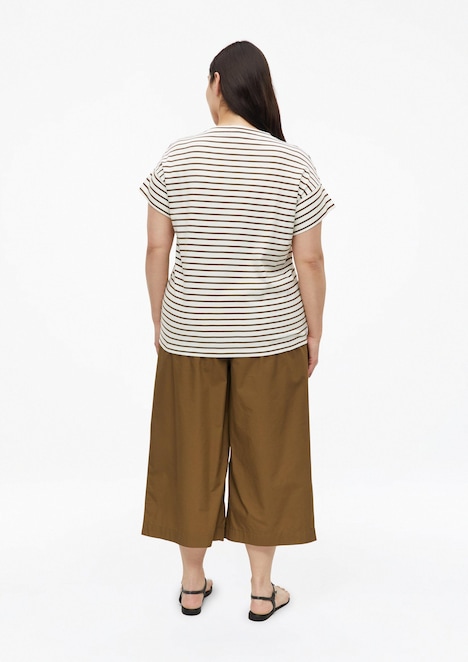 Gestreiftes Jersey-T-Shirt mit V-Ausschnitt