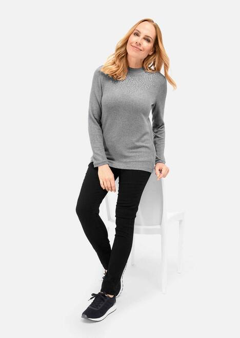 Angenehm weiches Shirt mit Glitzersteinen