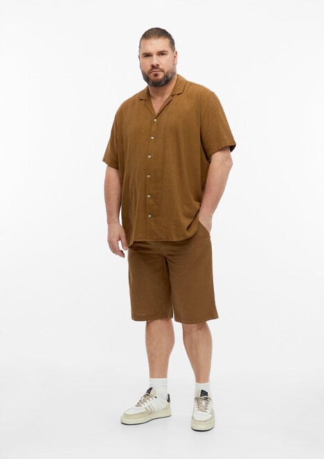 Resort Fit: Weiches Kurzarm-Hemd mit Knopfleiste