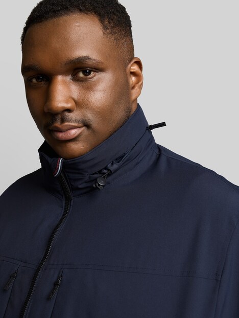 Blouson Jacke mit verstaubarer Kapuze
