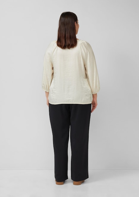 Glänzende Bluse im O-Shape
