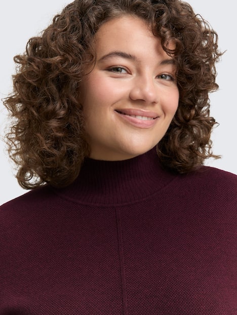 Strickkleid mit Stehkragen