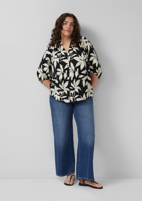 Strukturierte Bluse mit weitem Ärmel