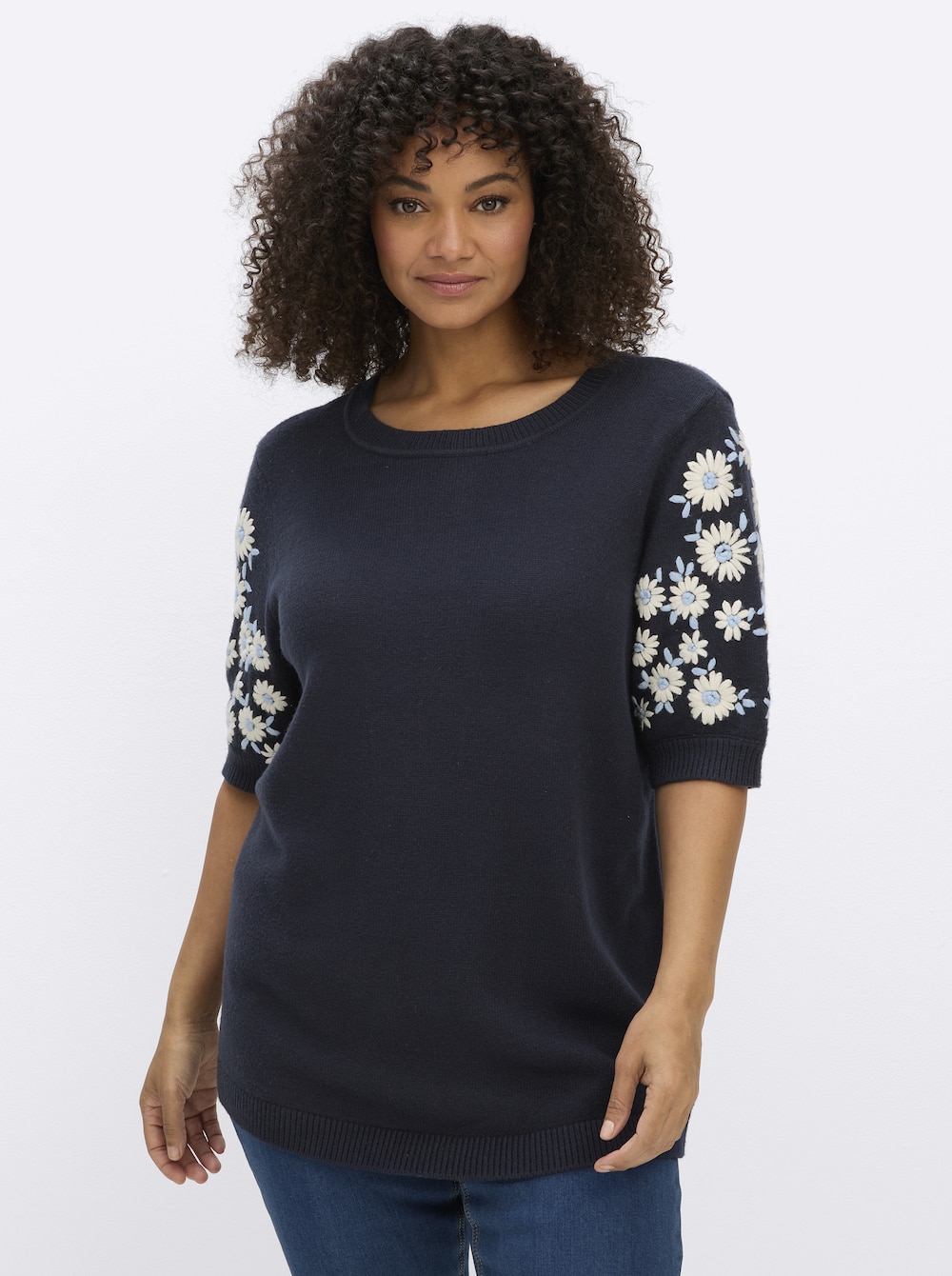 Kurzarm-Pullover Kurzarmpullover mit Blumenstickereien Kurzarm