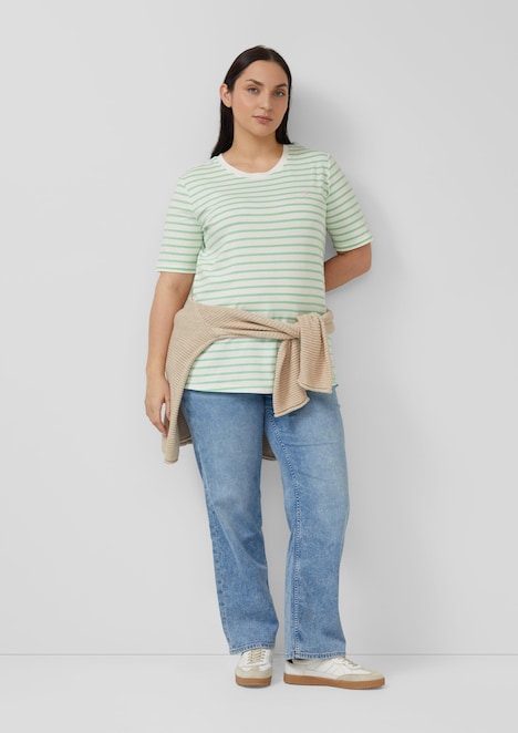 Gestreiftes Jersey-T-Shirt im Regular Fit mit Herz-Stickerei