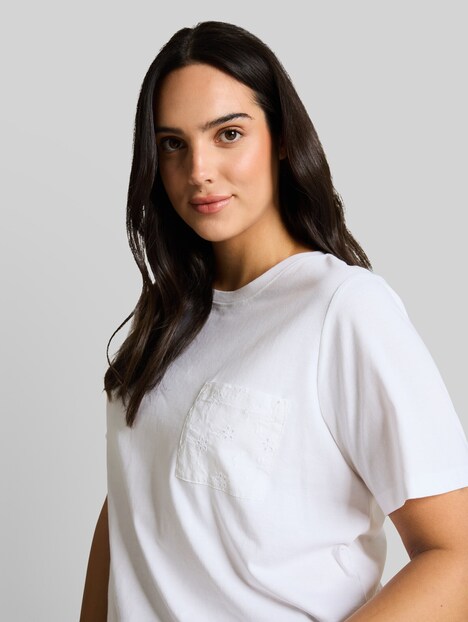 Boxy Fit T-Shirt mit Brusttasche