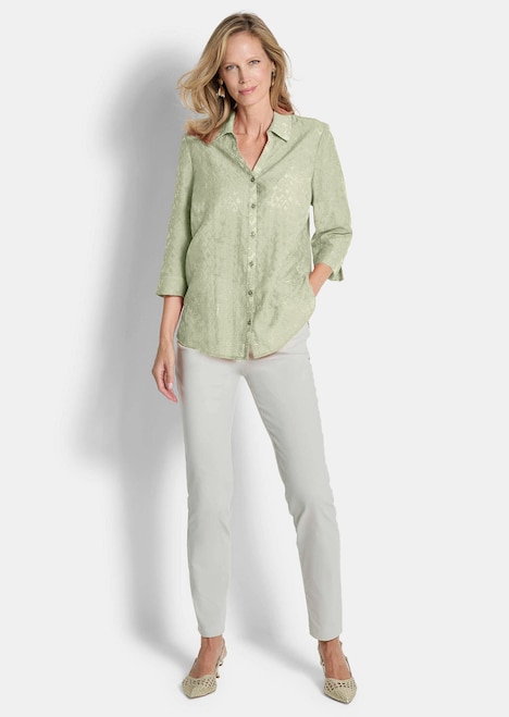 Viskosebluse mit filigranem Muster