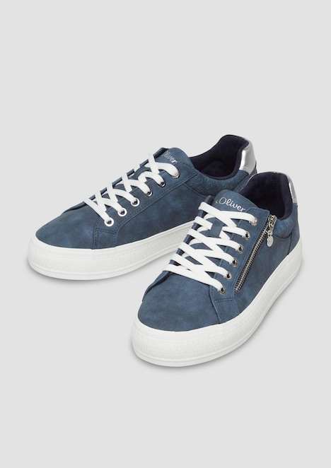 Sneaker mit Reißverschluss und Gummisohle