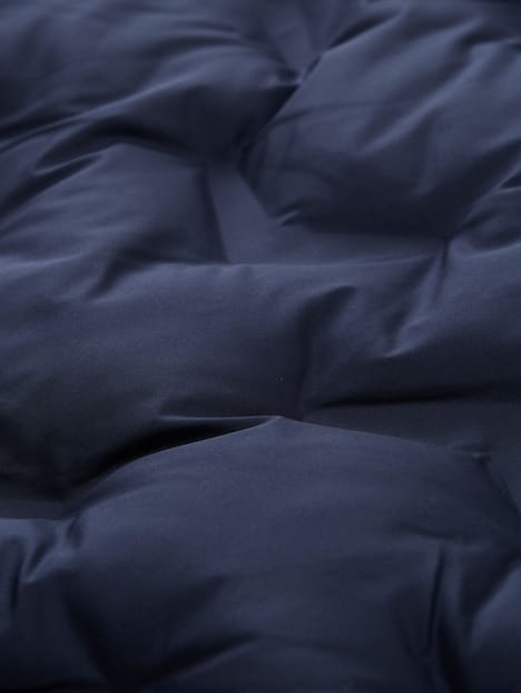 Hybrid Lightweight Steppjacke mit verstaubarer Kapuze