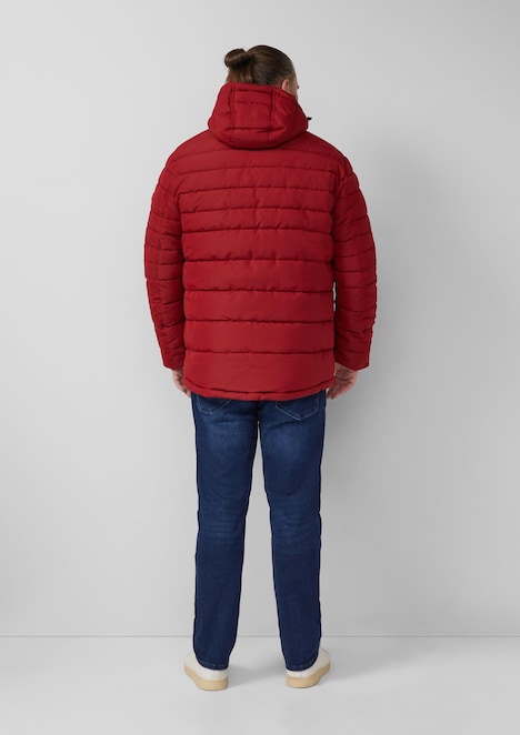 Sportive Puffer-Jacke mit abnehmbarer Kapuze