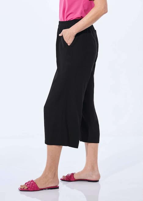 Hose mit Schlupfbund und Zierelement