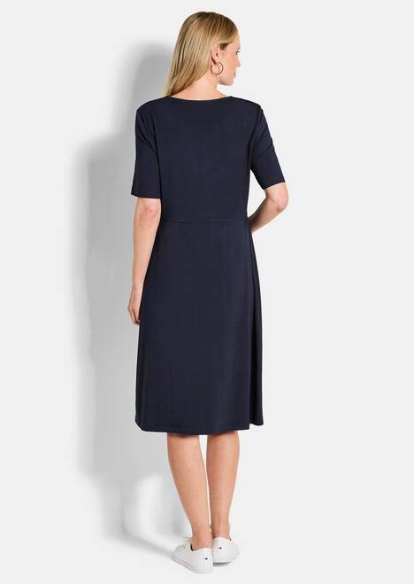 Viskosekleid mit Kellerfalten