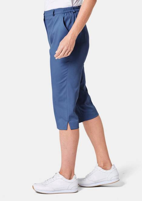 Sportive Capri-Hose aus Satin