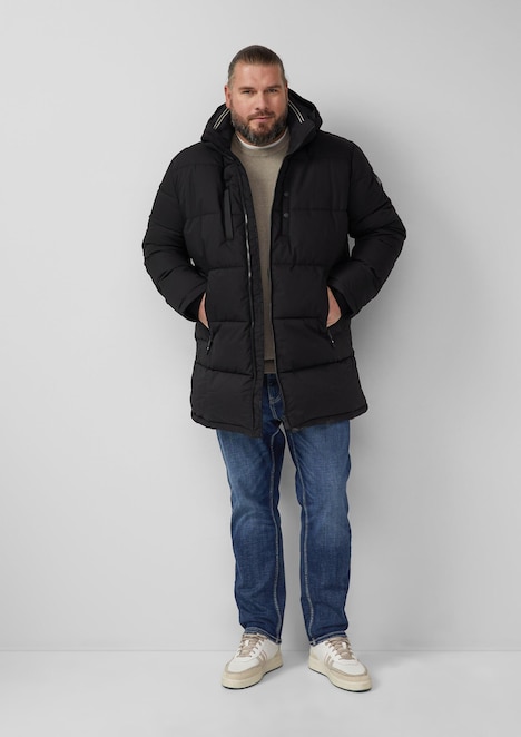 Wasserabweisende Pufferjacke mit abnehmbarer Kapuze und sportiven Details