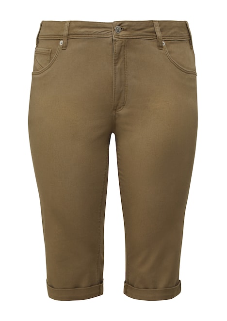 Jeans / Mid Rise / Curvy Fit / Capri Length