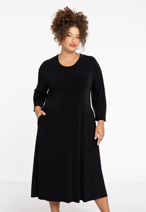 Kleid mit falten