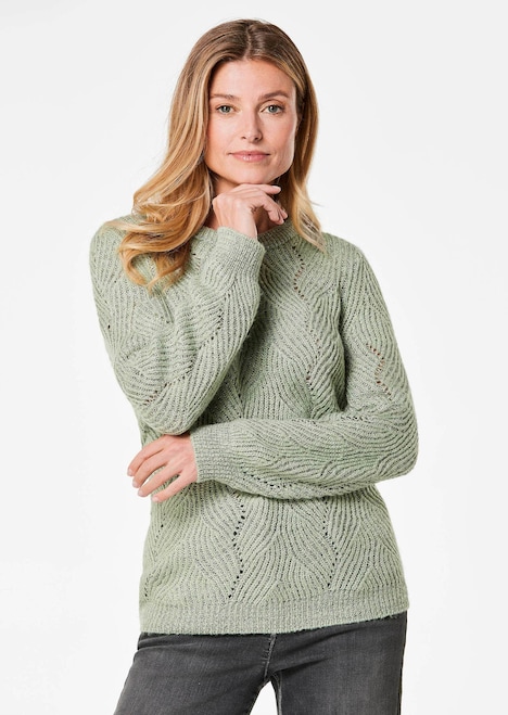 Pullover in Rippenoptik und Ajourdetails
