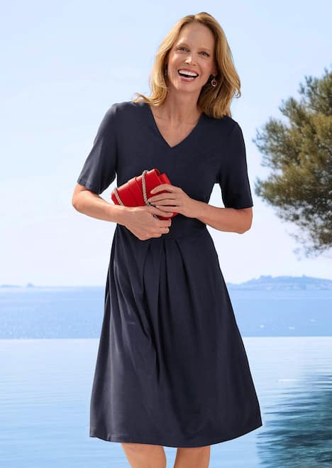 Viskosekleid mit Kellerfalten