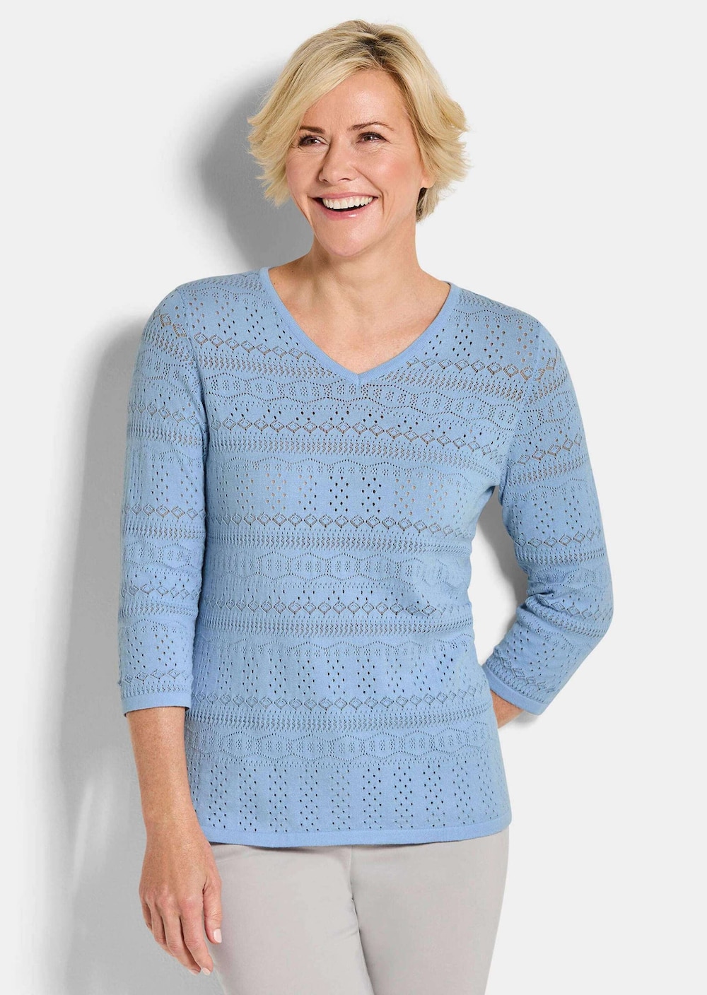 Sommerpullover mit V-Ausschnitt