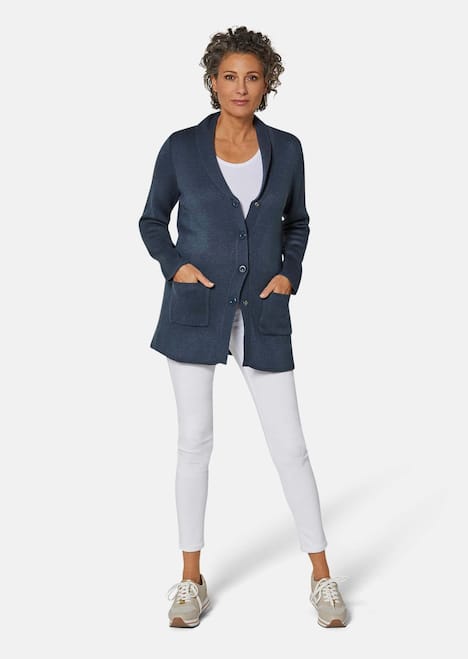 Kuschelweiche, kaschierende Strickjacke