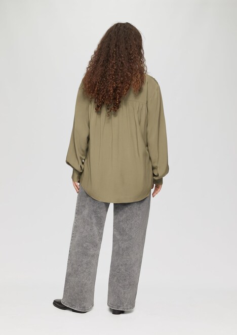 Viskosebluse mit Tunika-Ausschnitt