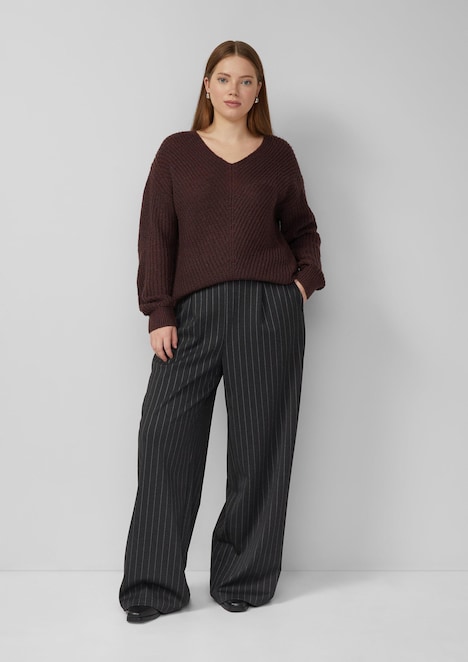 Strickpullover mit V-Ausschnitt