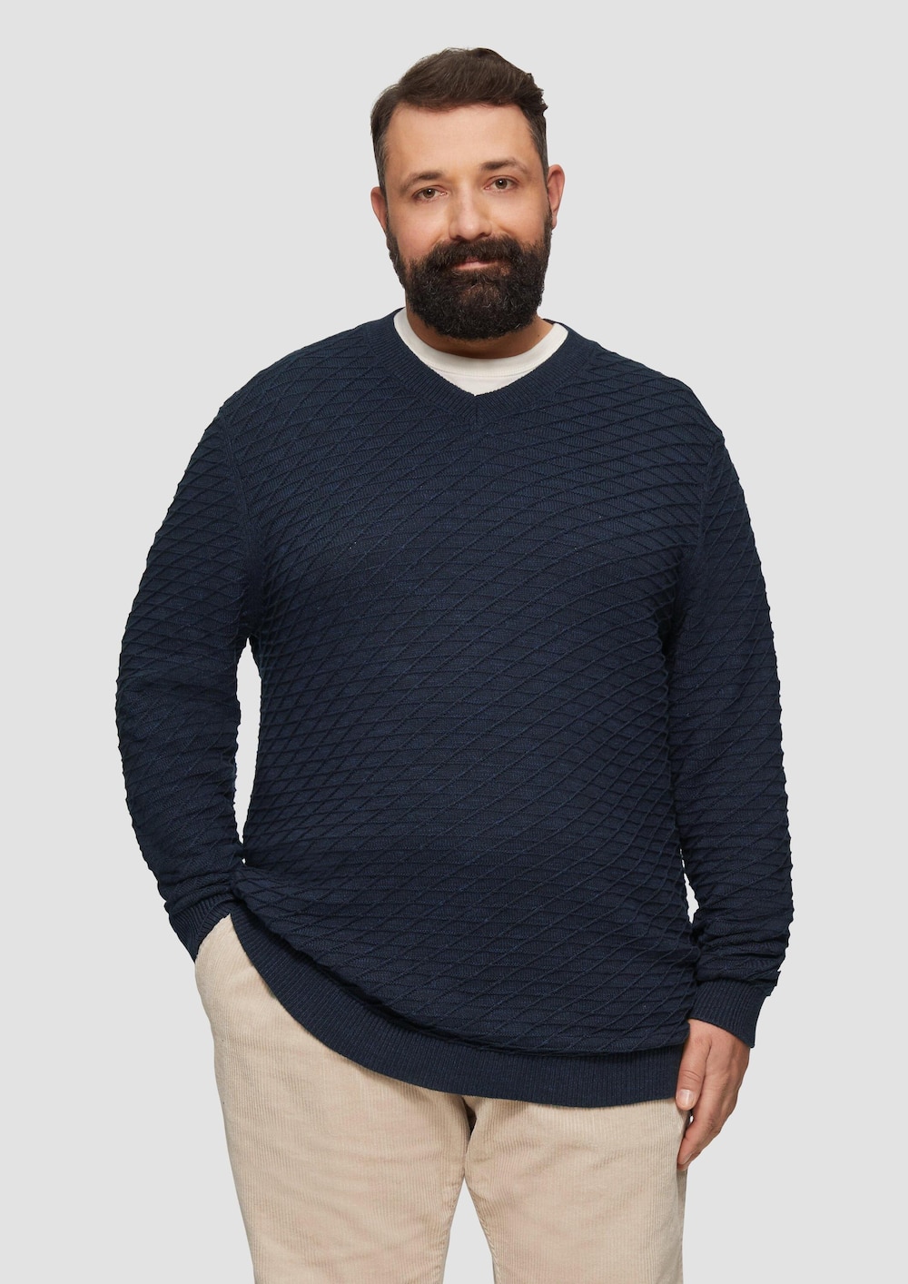Strukturierter Pullover mit V-Ausschnitt