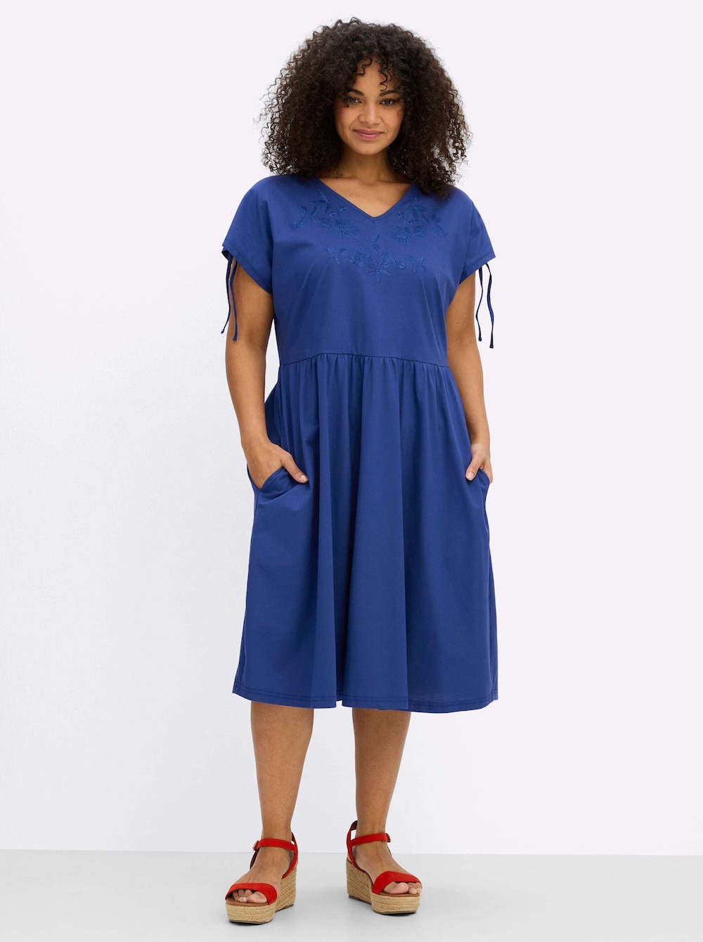 Kleid Kurzarm Ohne Kragen