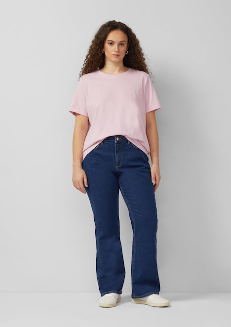 Jeans / Mid Rise / Bootcut Fit