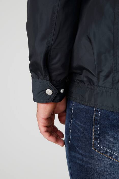 Jacke mit Stehkragen