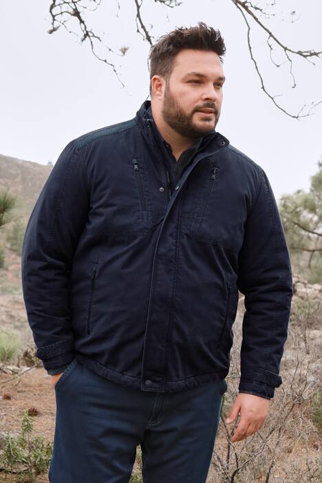 Jacke mit praktischen Taschen