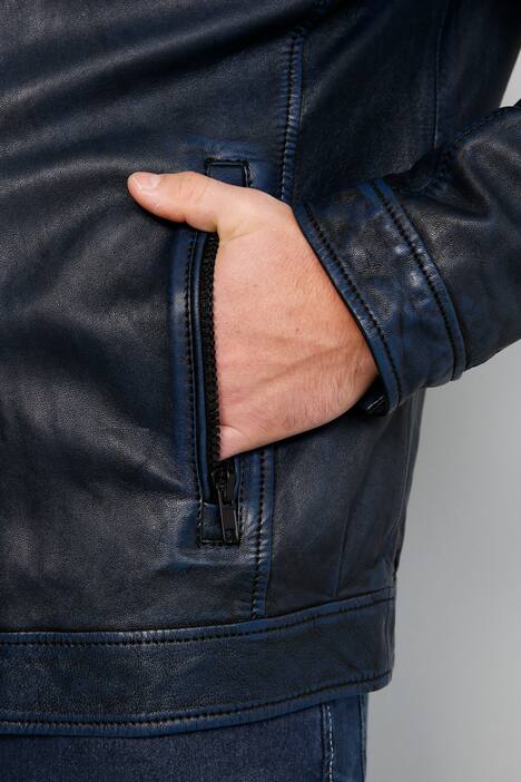 Leren jack met opstaande kraag en sluiting