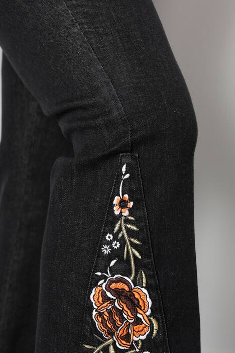 Jeans, Flared Fit, 5-Pocket, Schlag mit Stickerei