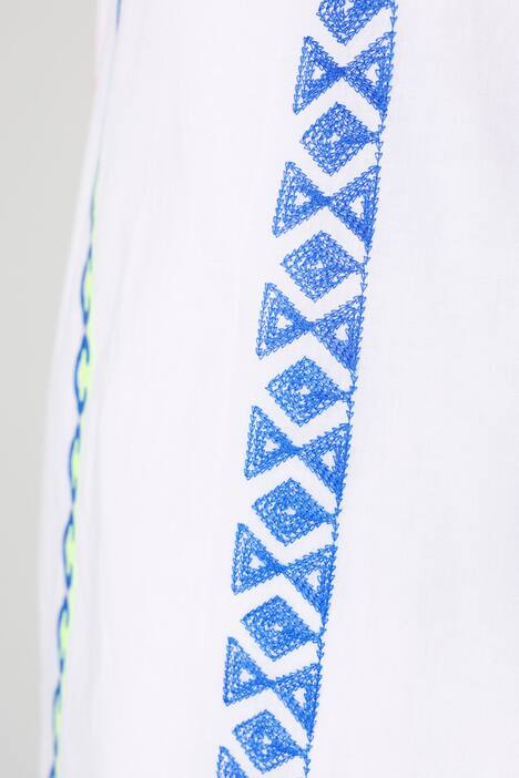 Longbluse mit Stickerei