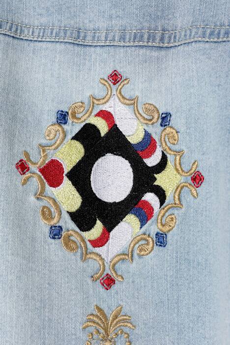 Jeansjacke, Stickereien, hellgewaschen