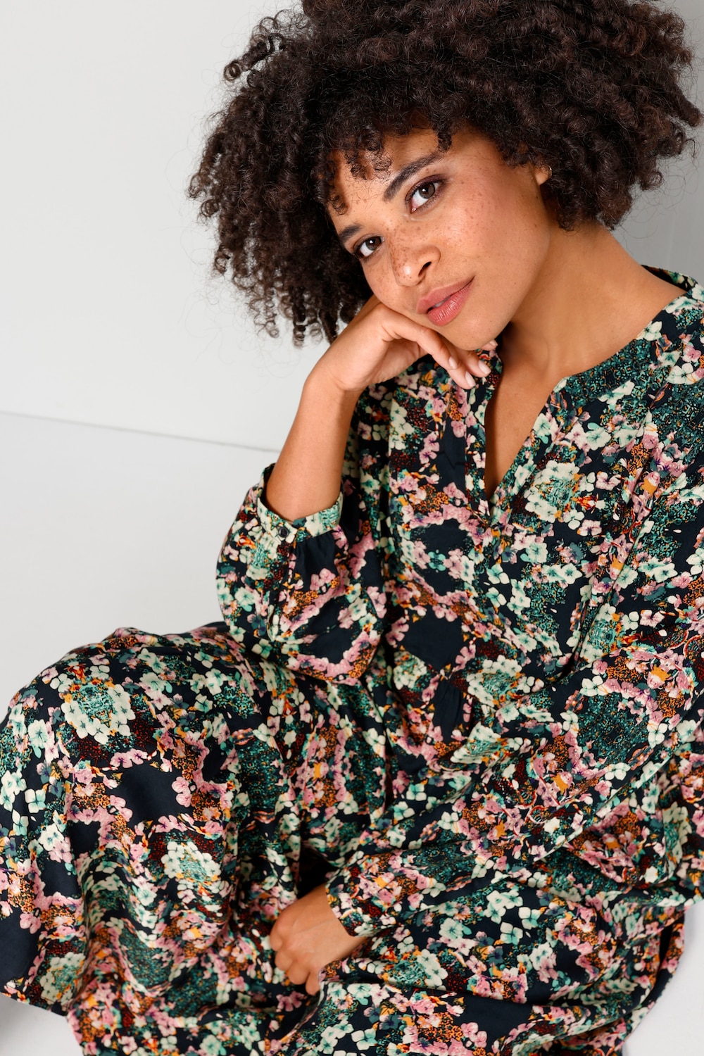 Maxikleid, A-Line, Blumenmuster, Tunika-Ausschnitt, Langarm
