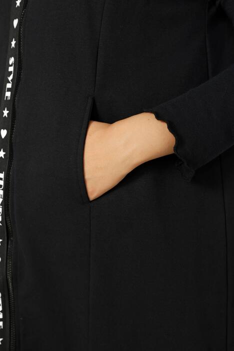 Long gilet en molleton à capuche, zip et bande fantaisie