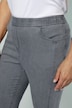 Slim fit 4-pocket jeans with decorative seam and elastic waist